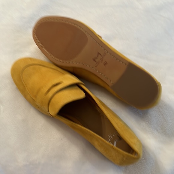 Suede mustard color shoes - Picture 3 of 3